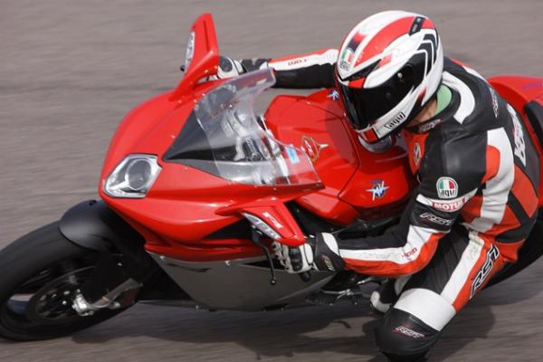2010 MV Agusta F4 1000 Mallory Park track test
