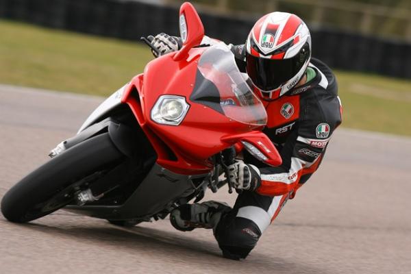 2010 MV Agusta F4 1000 Mallory Park track test