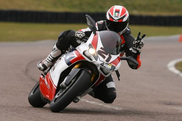 Ducati 1098 Bayliss Mallory Park track test