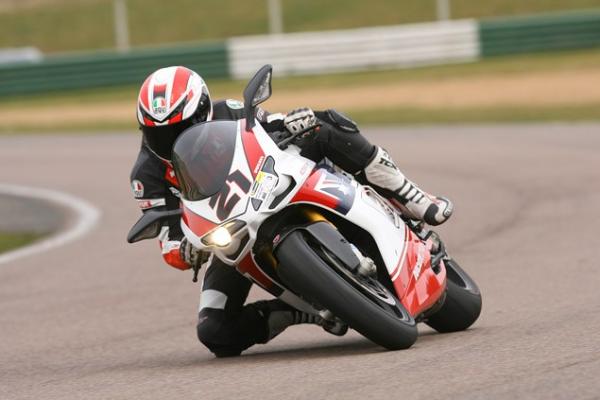 Ducati 1098 Bayliss Mallory Park track test