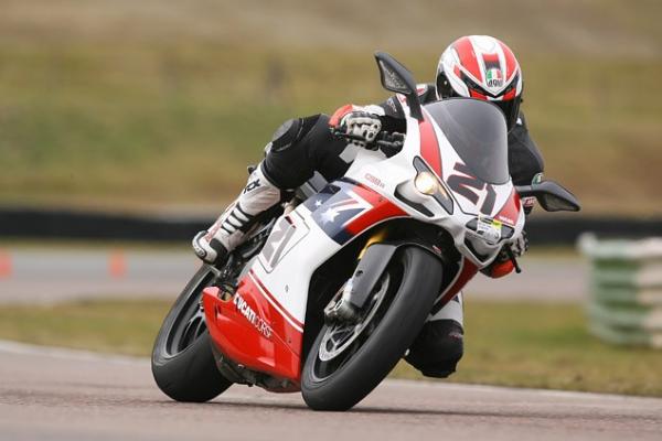 Ducati 1098 Bayliss Mallory Park track test