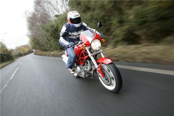 Ducati Monster S2R 1000 (2006)