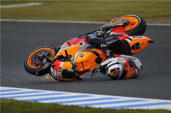 Faulty throttle blamed for Pedrosa crash