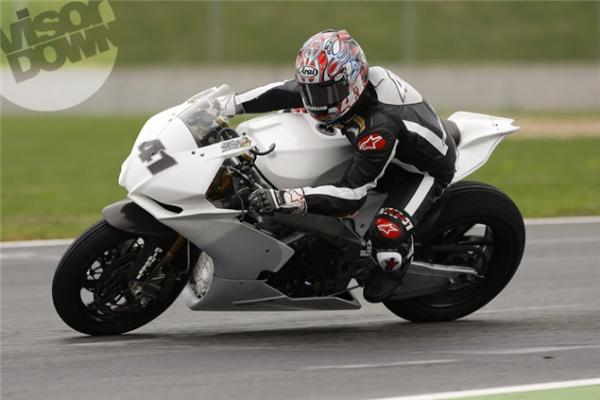 First pics: Haga onboard the Aprilia RSV4