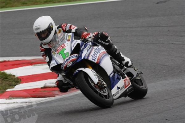 First pics: Eugene Laverty and the Yamaha R1