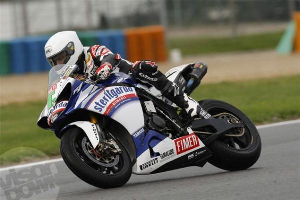 First pics: Eugene Laverty and the Yamaha R1