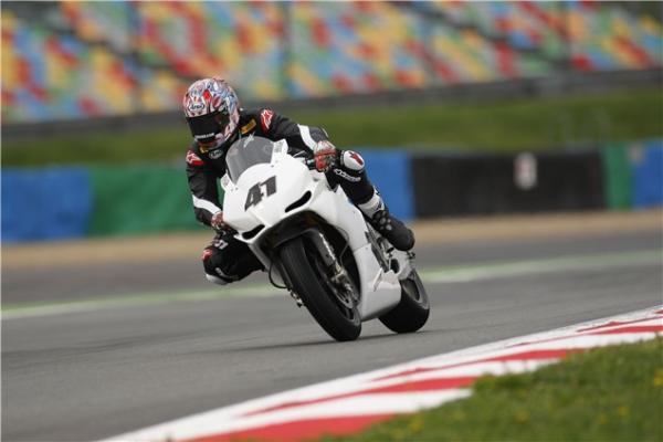 First pics: Haga onboard the Aprilia RSV4