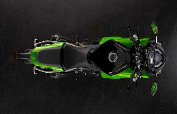 2011 Kawasaki Z1000SX pics and specs