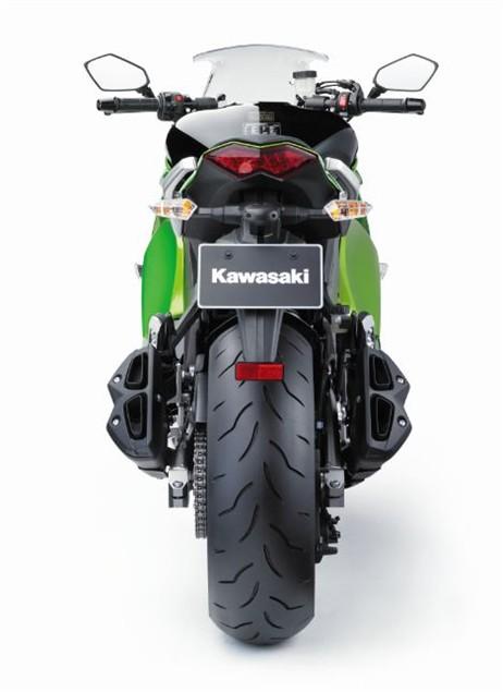 2011 Kawasaki Z1000SX pics and specs