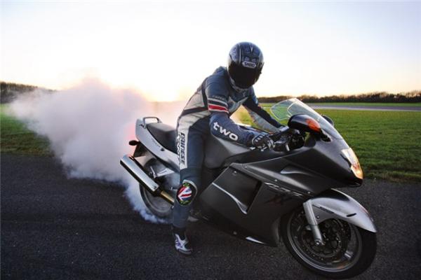 Buyer Guide: Honda CBR1100XX Super Blackbird