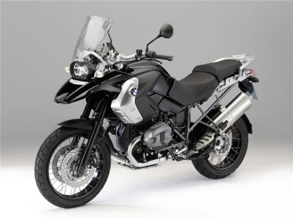 First Look: BMW R1200GS Triple Black