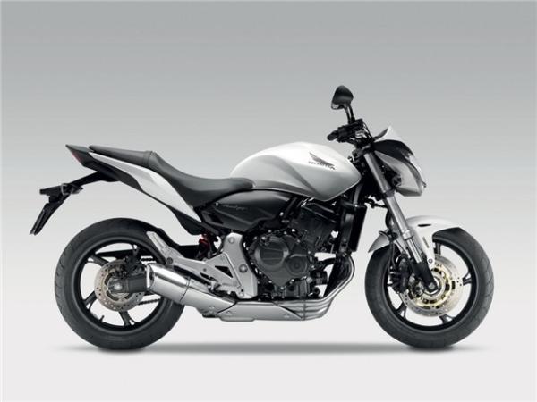 First Look: 2011 Honda Hornet