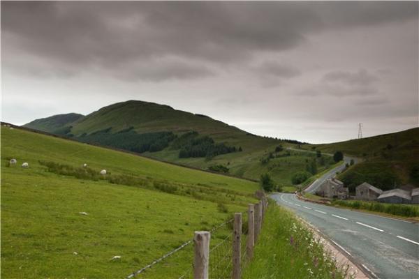 Aprilia RSV4 Factory vs. Cumbria