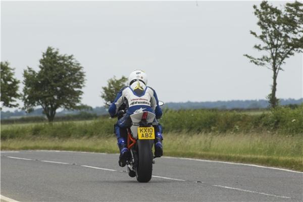 KTM RC8R vs. Corby Glen