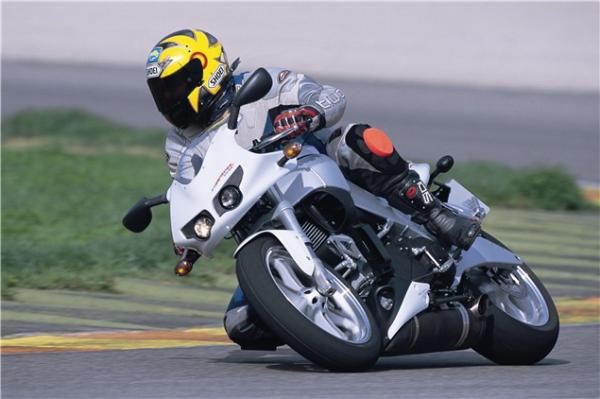 First Ride: 2002 Buell XB9R Firebolt