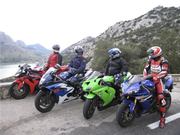 Road Test: CBR1000RR v ZX-10R v GSX-R1000K6 v R1