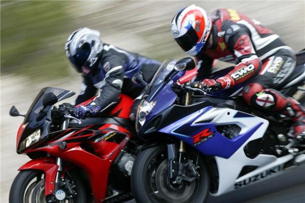 Road Test: CBR1000RR v ZX-10R v GSX-R1000K6 v R1