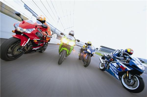 Road Test: CBR954RR vs. ZX-9R v GSX-R1000 v YZF-R1