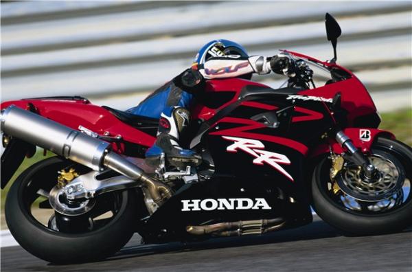 2002 Honda CBR954RR Fireblade review