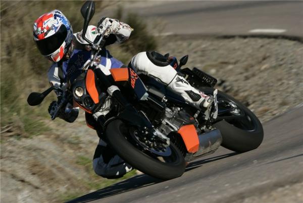 First Ride: KTM 690 Duke