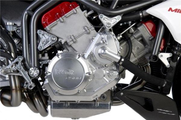 FGR 2500 V6: 2500cc, 240bhp, no fairing