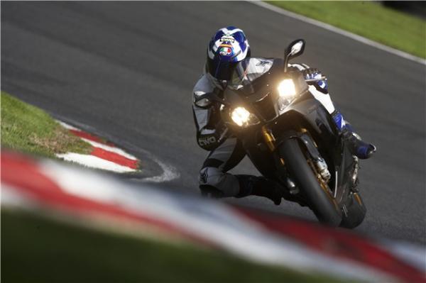 One Track Mind: Aprilia RSV-R Factory vs Ducati 999 vs MV Agusta F41000R