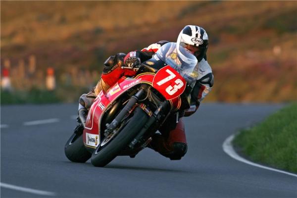 Road Racing: Dunlop to ride factory Kawasakis