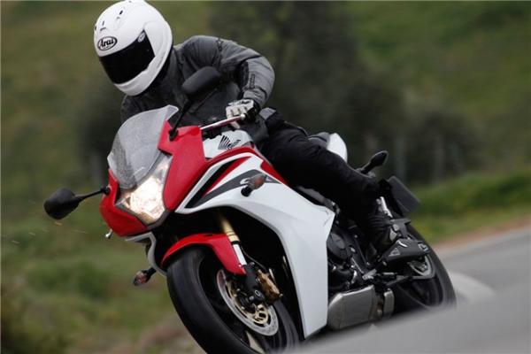 First Ride: 2011 Honda CBR600F