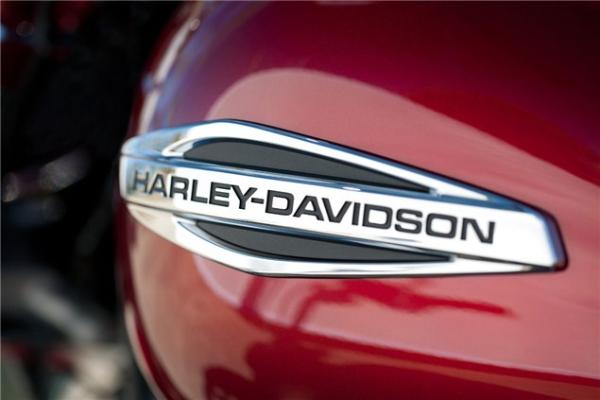 Harley reveals Dyna Switchback