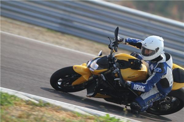 Ducati Streetfighter 848: Track review