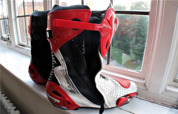 Used: Alpinestars Supertech R boots