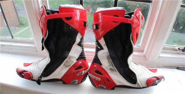 Used: Alpinestars Supertech R boots