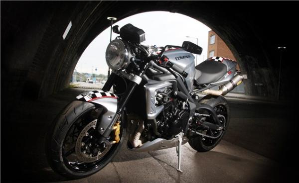 Limited Edition 'Ace Cafe' Street Triple