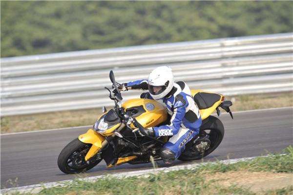 Ducati Streetfighter 848 road test review