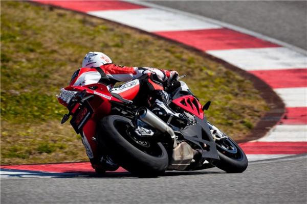 Jeremy McWilliams: Bridgestone S20 onboard lap