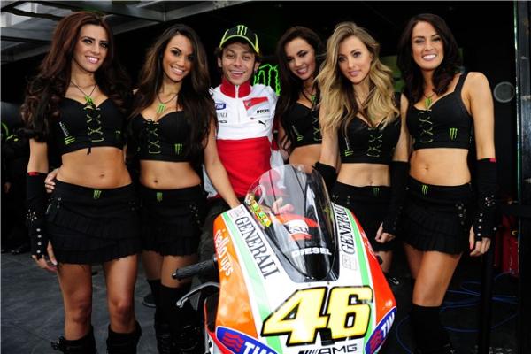 MotoGP grid girl gallery: Le Mans 2012