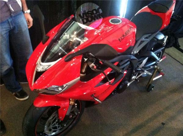 2013 Triumph Daytona 675 in full