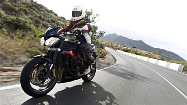 2013 Triumph Street Triple R review