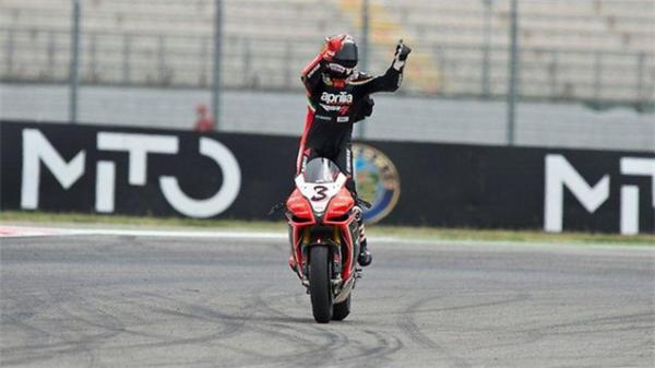 Max Biaggi retires