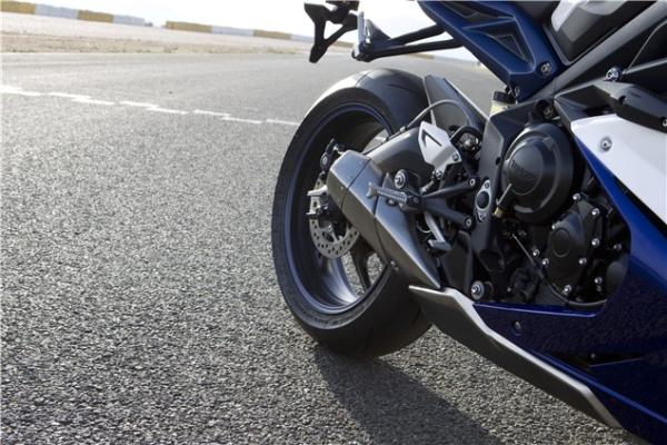 Triumph reveal 2013 Daytona 675R