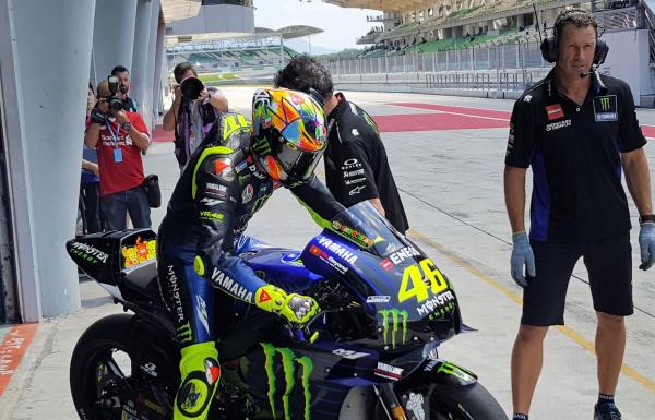 PICS: Valentino Rossi's new Sepang test helmet