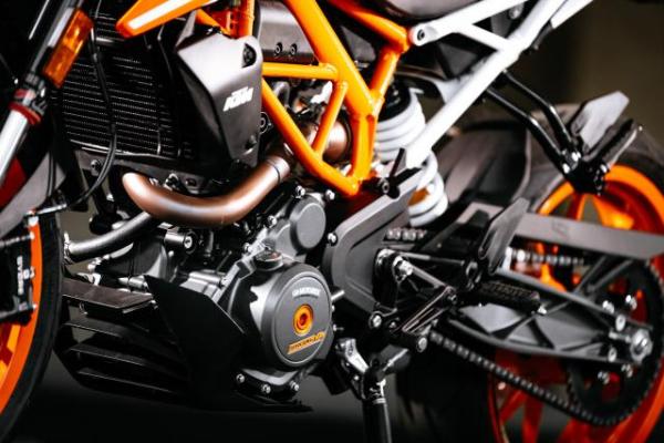 KTM Duke engine