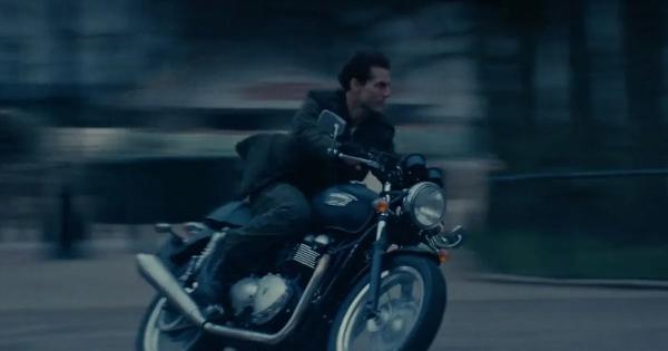 Triumph Thruxton ridden in Edge of Tomorrow