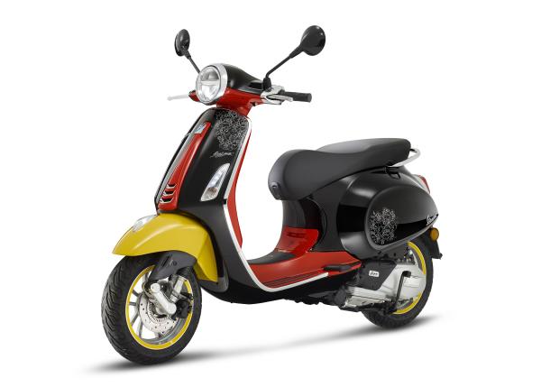 Vespa Primavera Disney Mickey Mouse Edition.