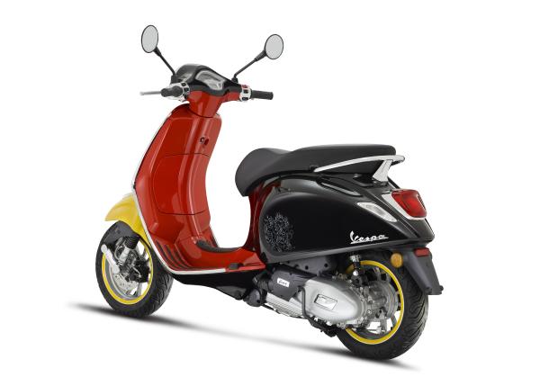 Vespa Primavera Disney Mickey Mouse Edition.