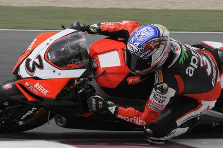 Max Biaggi pays homage to Barry Sheene