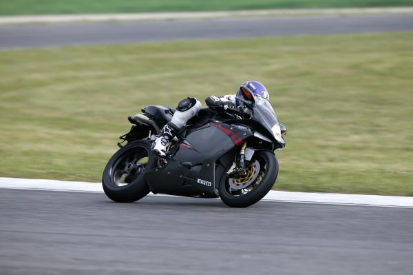 First Ride: 2006 MV Agusta F4 1000R