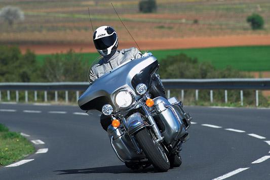 Niall's Spin: Harley-Davidson FLHTCUI Ultra Classic Electra Glide (2002-03)