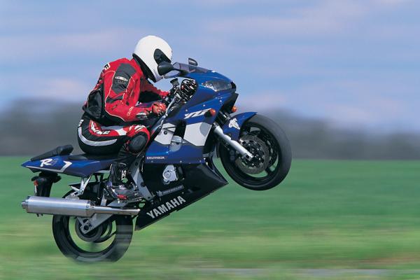 Niall's Spin: Yamaha YZF-R6 (2000-01)