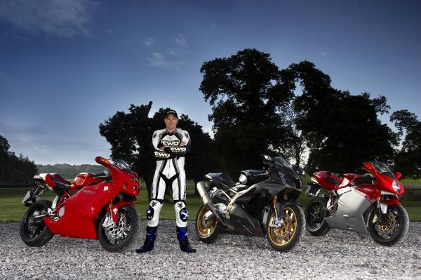 One Track Mind: Aprilia RSV-R Factory vs Ducati 999 vs MV Agusta F41000R